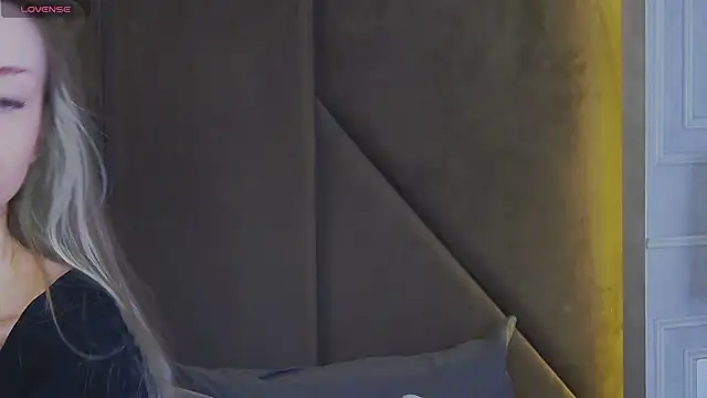 Snapshot of MarilynNova chatting on 07/12/26, 05:31 MarilynNova online show from 07/12/26, 05:31