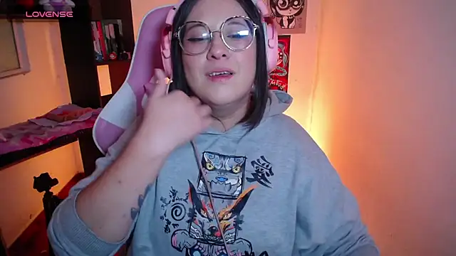 Snapshot of _Jaade_p_ chatting on 12/18/25, 03:01 Jaade p online show from 12/18/25, 03:01