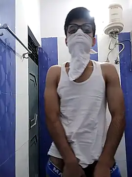 mrmasseur06 online show from 12/18/25, 08:04