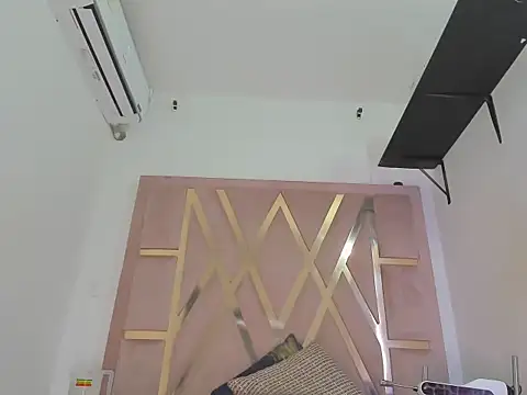 Snapshot of samantaasm chatting on 10/17/25, 09:28 samantaasm online show from 10/17/25, 09:28