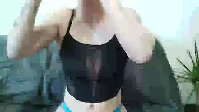 Clarahotgirl24 online show from 04/05/26, 12:35