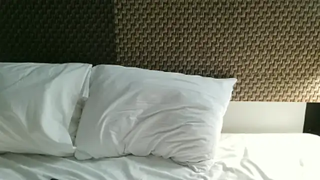 Clarahotgirl24 online show from 04/18/26, 07:51