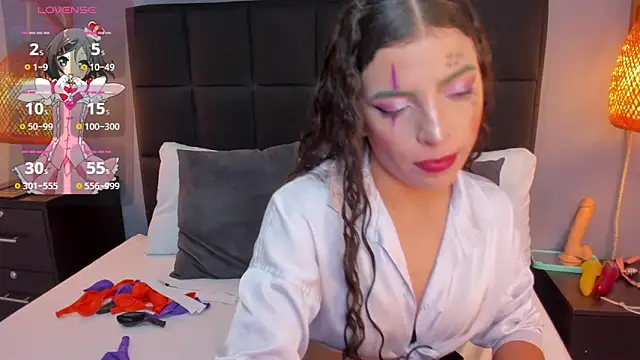 natalie esmith online show from 10/31/25, 12:17