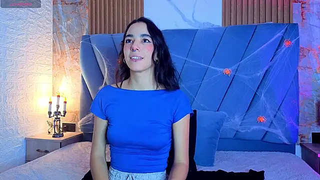 Snapshot of violett__golden chatting on 10/12/25, 09:03 violett golden online show from 10/12/25, 09:03