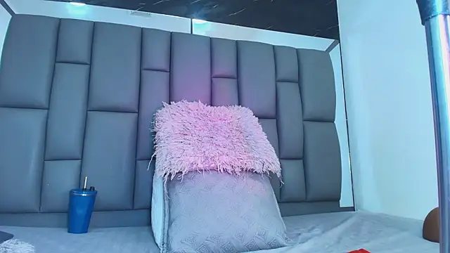 Roxana gomez online show from 02/14/26, 03:47