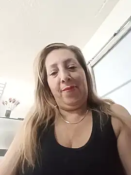 Estefania Arce online show from 08/08/26, 10:23