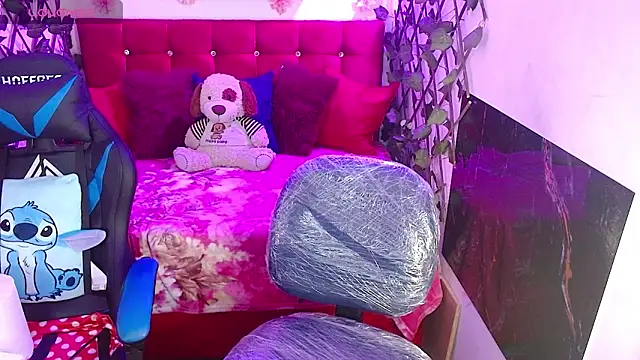 IVET CUTE1 online show from 04/28/26, 08:36