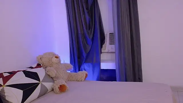 Snapshot of nudesketch1 chatting on 11/01/25, 10:23 nudesketch1 online show from 11/01/25, 10:23