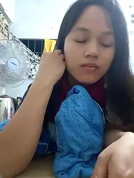 Snapshot of Anny-ly chatting on 10/14/25, 03:02 Anny-ly online show from 10/14/25, 03:02