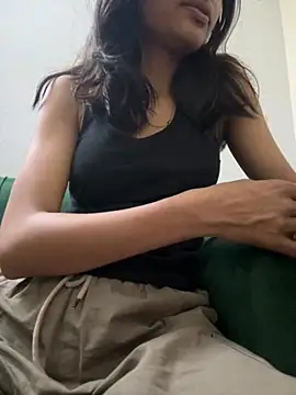 Snapshot of modelnishu chatting on 09/19/25, 05:35 modelnishu online show from 09/19/25, 05:35