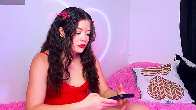 Snapshot of celestte_evans_1 chatting on 10/05/25, 06:12 celestte evans 1 online show from 10/05/25, 06:12