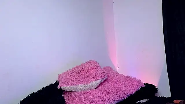 Snapshot of celestte_evans_1 chatting on 10/07/25, 04:53 celestte evans 1 online show from 10/07/25, 04:53