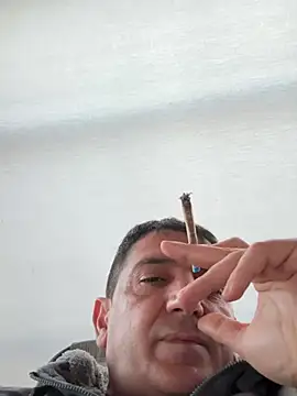 Snapshot of BULLBSX chatting on 03/19/26, 05:06 BULLBSX online show from 03/19/26, 05:06