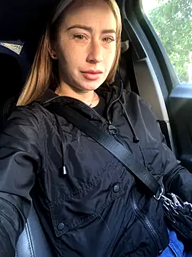 Snapshot of Reina_Cummings chatting on 09/15/25, 04:56 Reina Cummings online show from 09/15/25, 04:56