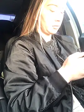 Snapshot of Reina_Cummings chatting on 09/25/25, 04:49 Reina Cummings online show from 09/25/25, 04:49