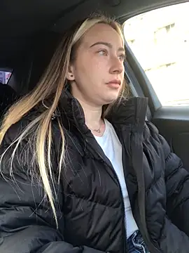 Snapshot of Reina_Cummings chatting on 10/01/25, 05:02 Reina Cummings online show from 10/01/25, 05:02