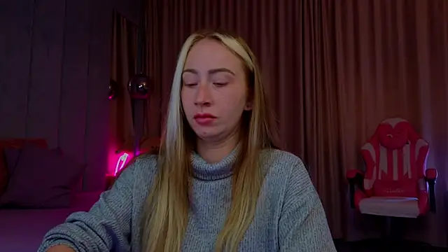 Snapshot of Reina_Cummings chatting on 10/08/25, 06:22 Reina Cummings online show from 10/08/25, 06:22