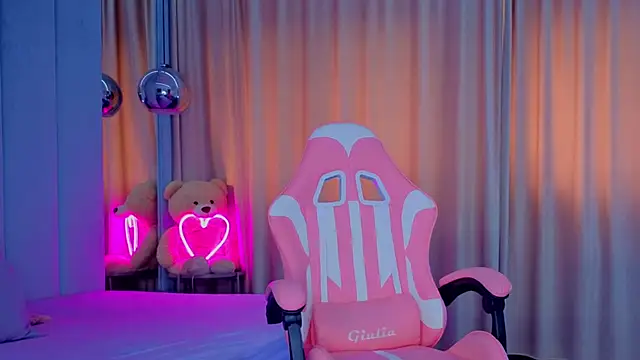 Snapshot of Reina_Cummings chatting on 11/05/25, 06:46 Reina Cummings online show from 11/05/25, 06:46