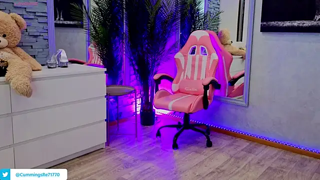 Snapshot of Reina_Cummings chatting on 02/21/26, 08:04 Reina Cummings online show from 02/21/26, 08:04