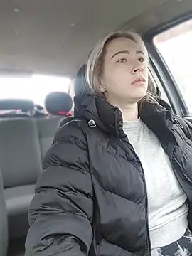 Reina Cummings online show from 03/19/26, 06:17