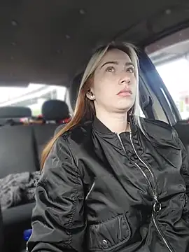 Reina Cummings online show from 04/22/26, 05:21