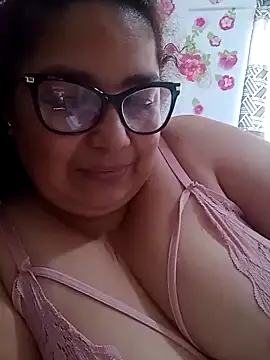 ladytropical1 online show from 12/18/25, 04:02