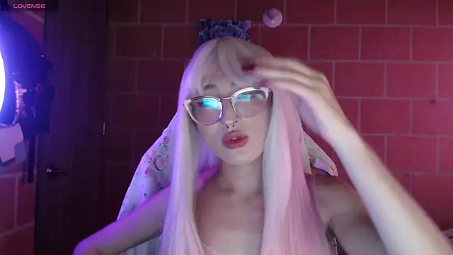 Snapshot of Andrea_camilaaa chatting on 04/29/26, 05:41 Andrea camilaaa online show from 04/29/26, 05:41