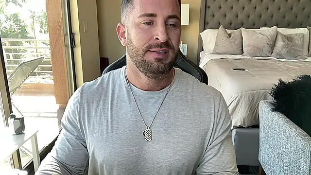 Snapshot of brettmycles28 chatting on 10/30/25, 05:57 brettmycles28 online show from 10/30/25, 05:57