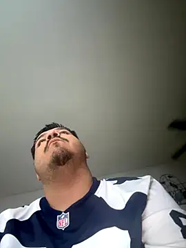 Snapshot of uli2bad chatting on 10/18/25, 08:53 uli2bad online show from 10/18/25, 08:53