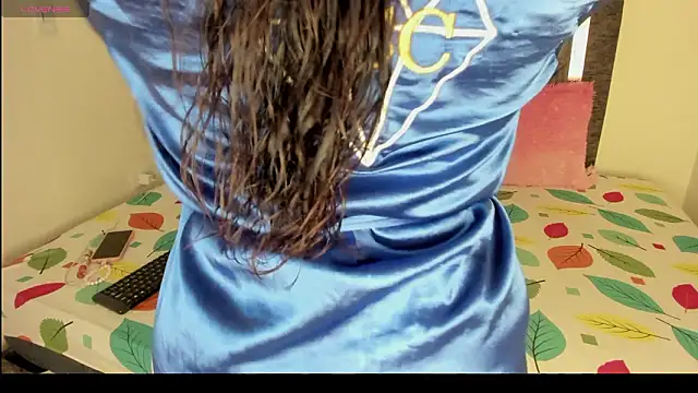 Laurasofia01 online show from 03/19/26, 03:32