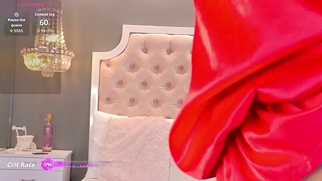 Snapshot of VioletBlaze chatting on 11/14/25, 01:10 VioletBlaze online show from 11/14/25, 01:10