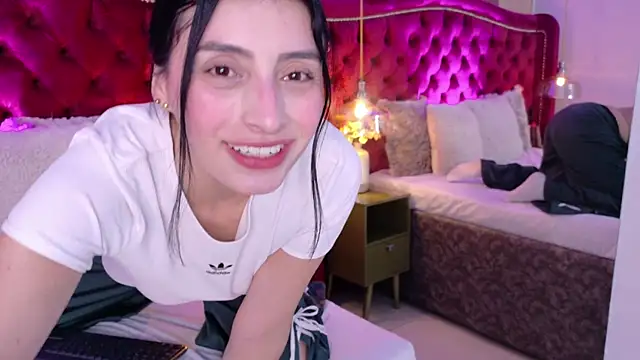 Snapshot of ZaraGold chatting on 02/22/26, 09:24 ZaraGold online show from 02/22/26, 09:24