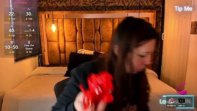 Isa Thompson   online show from 10/16/25, 11:55