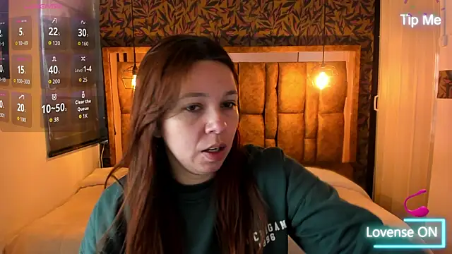 Isa Thompson   online show from 10/21/25, 11:55