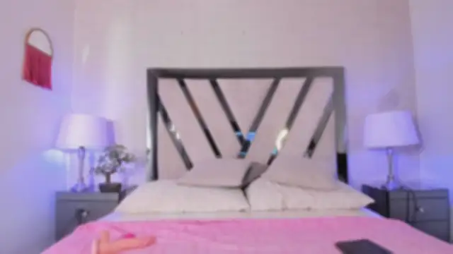 scarlet dh online show from 10/04/25, 08:07