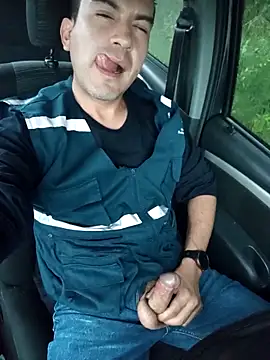 Snapshot of Blackaxes chatting on 11/20/25, 08:08 Blackaxes online show from 11/20/25, 08:08