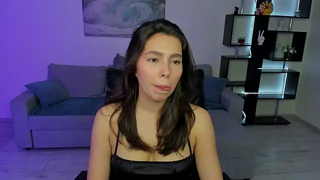 Snapshot of LounaDivine chatting on 11/11/25, 05:40 LounaDivine online show from 11/11/25, 05:40