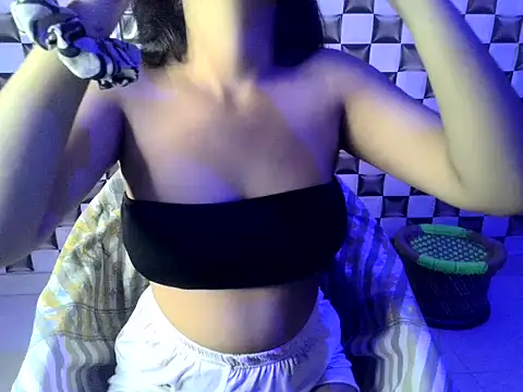 Snapshot of Beautiful_ladki chatting on 10/19/25, 07:25 Beautiful ladki online show from 10/19/25, 07:25