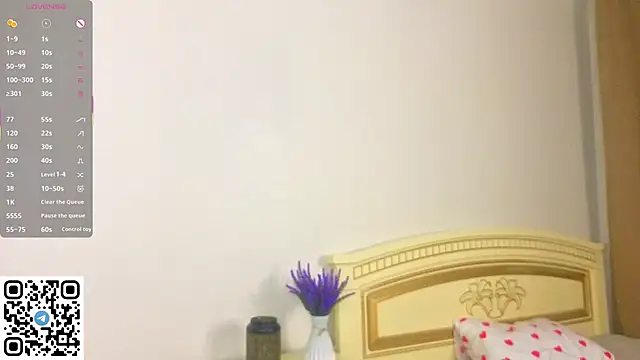 EnricaElis online show from 04/21/26, 01:42