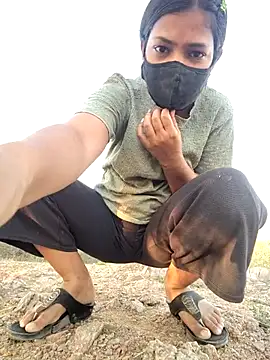Snapshot of HOTSEXY_KAVYA chatting on 04/19/26, 12:48 HOTSEXY KAVYA online show from 04/19/26, 12:48