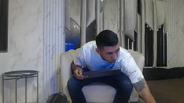 Morganandmegan online show from 10/06/25, 11:18