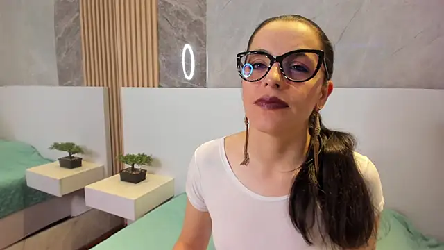 IsisNoir online show from 09/13/25, 02:28