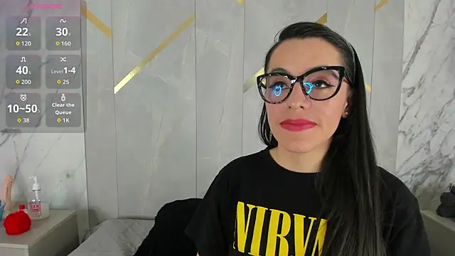 IsisNoir online show from 02/04/26, 08:14