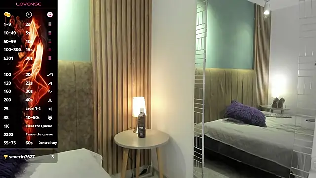 IsisNoir online show from 04/13/26, 07:41