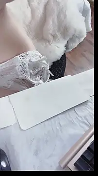 xiaoyang222 online show from 10/31/25, 05:25