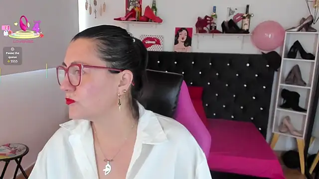 Snapshot of D_Martii chatting on 09/09/25, 12:05 D Martii online show from 09/09/25, 12:05