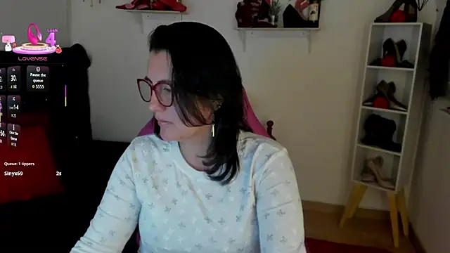 Snapshot of D_Martii chatting on 09/20/25, 11:28 D Martii online show from 09/20/25, 11:28