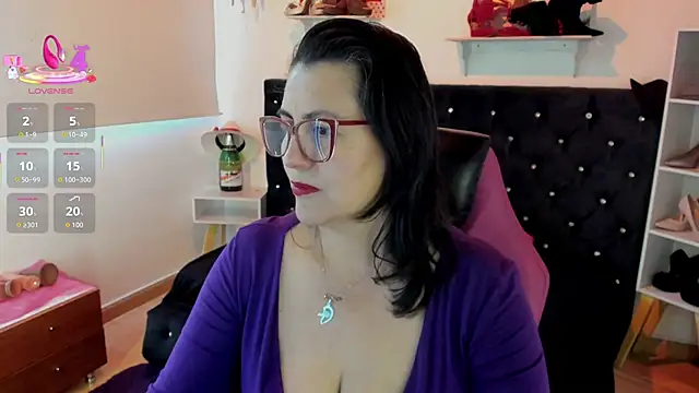 Snapshot of D_Martii chatting on 09/28/25, 01:49 D Martii online show from 09/28/25, 01:49