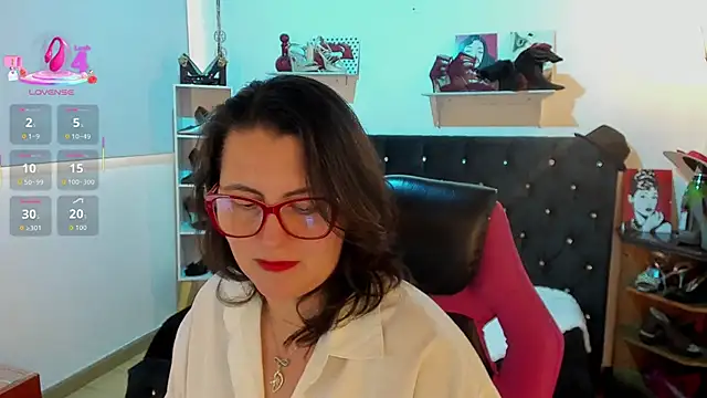 Snapshot of D_Martii chatting on 10/10/25, 12:59 D Martii online show from 10/10/25, 12:59