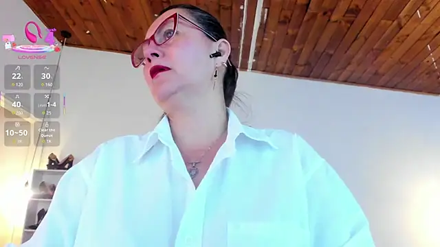 Snapshot of D_Martii chatting on 10/16/25, 12:50 D Martii online show from 10/16/25, 12:50